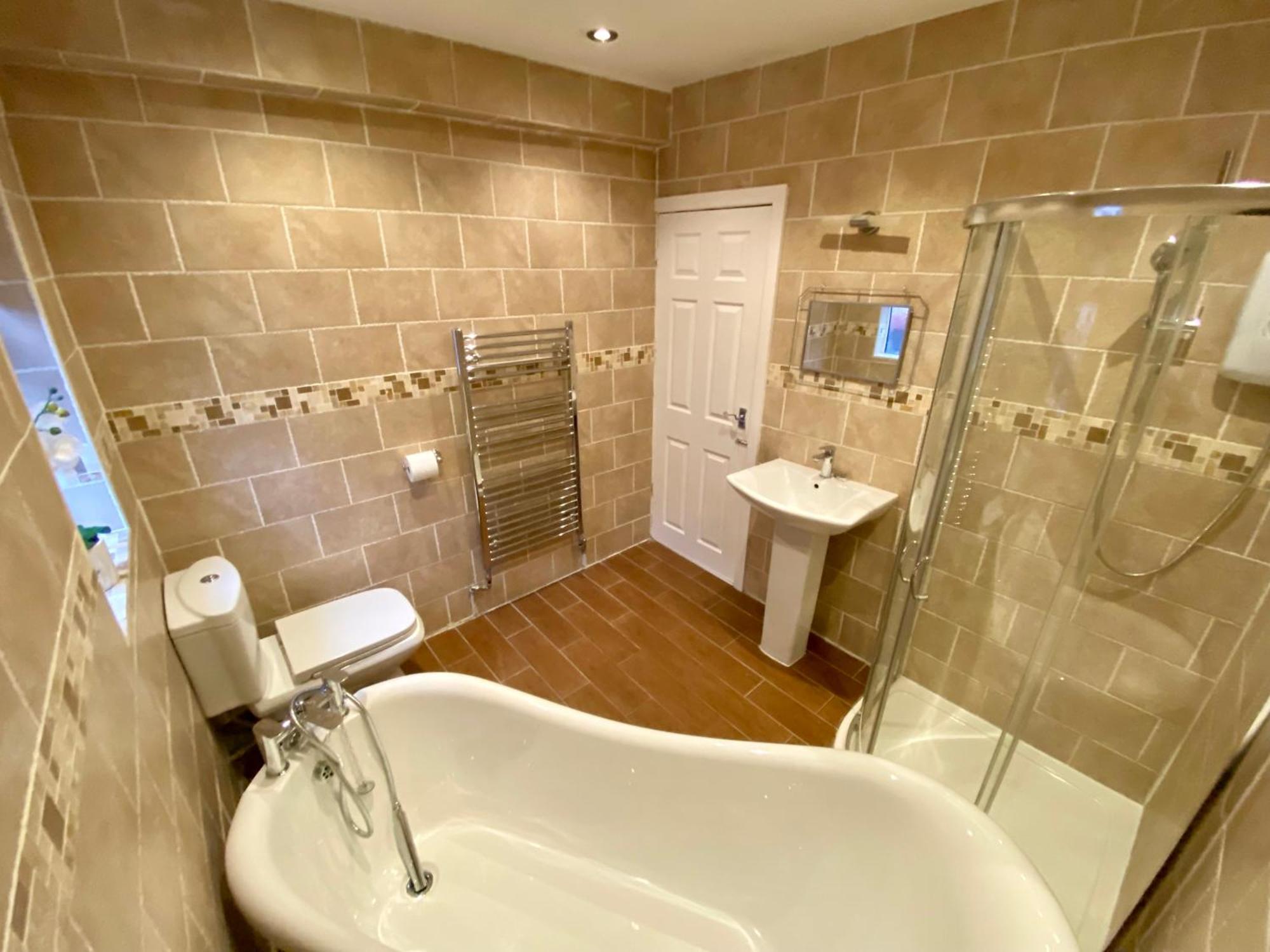 Entire Modern House Liverpool, 6 Bedrooms Exteriör bild